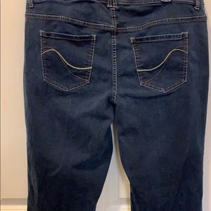 Lane Bryant Genius Fit Crop Dark Wash size 20 jean